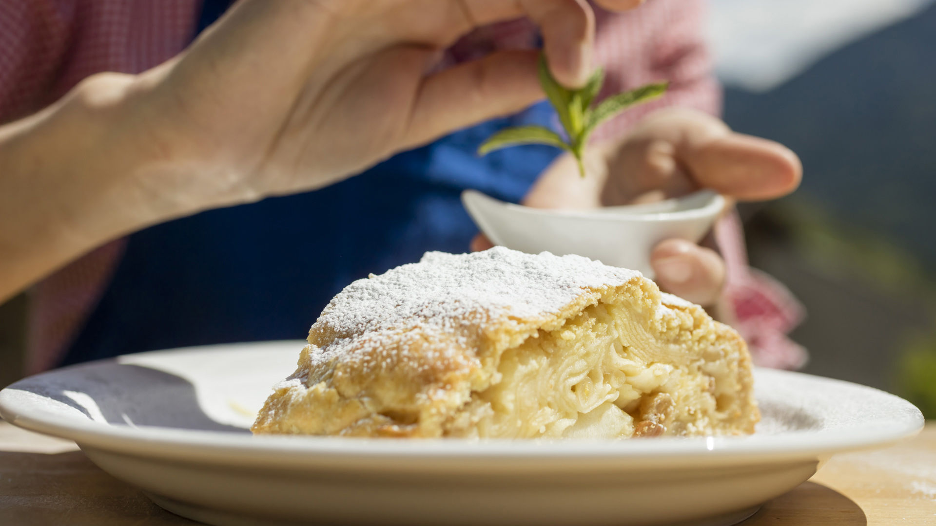 Apple strudel - Recipe from South Tyrol
