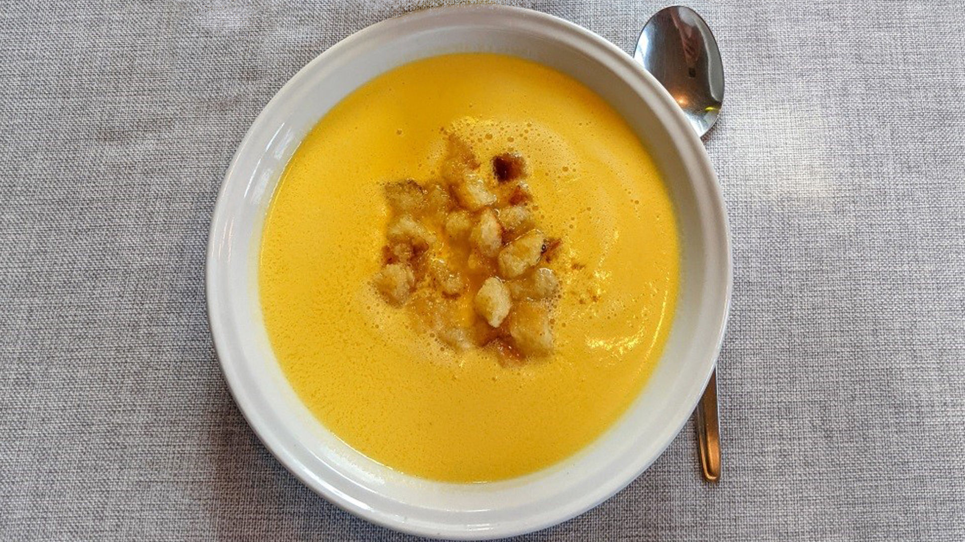 Typical recipe from South Tyrol - Wine soup