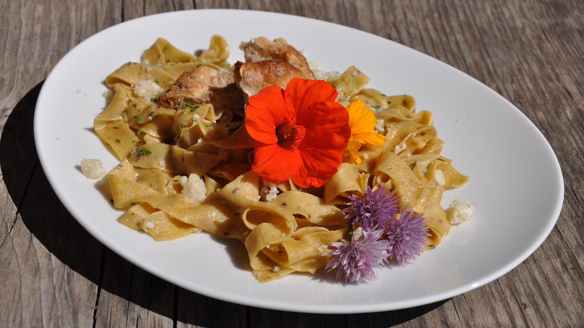 Tagliatelle with 'Graukäse' sauce - Recipe from South Tyrol