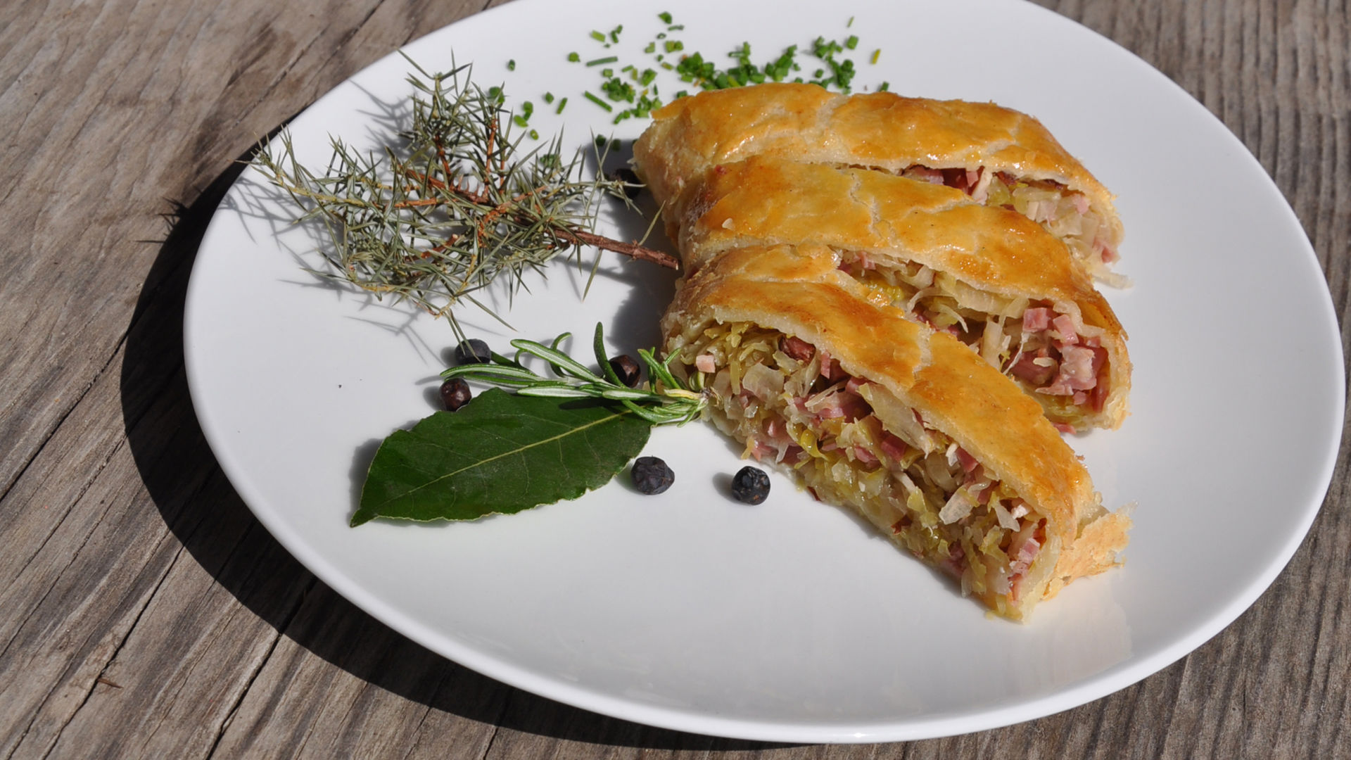 Sauerkraut-pork loin strudel - Recipe from South Tyrol