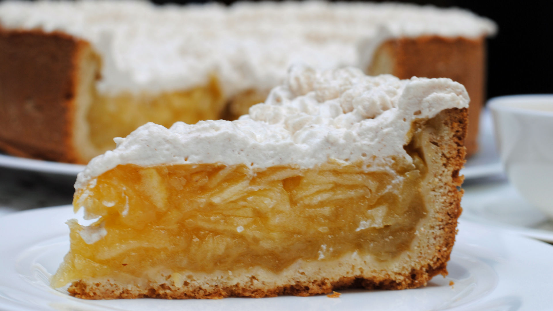 Moist apple cake - Typical recipe from South Tyrol