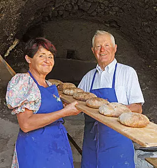Cooking and baking on the farm in South Tyrol