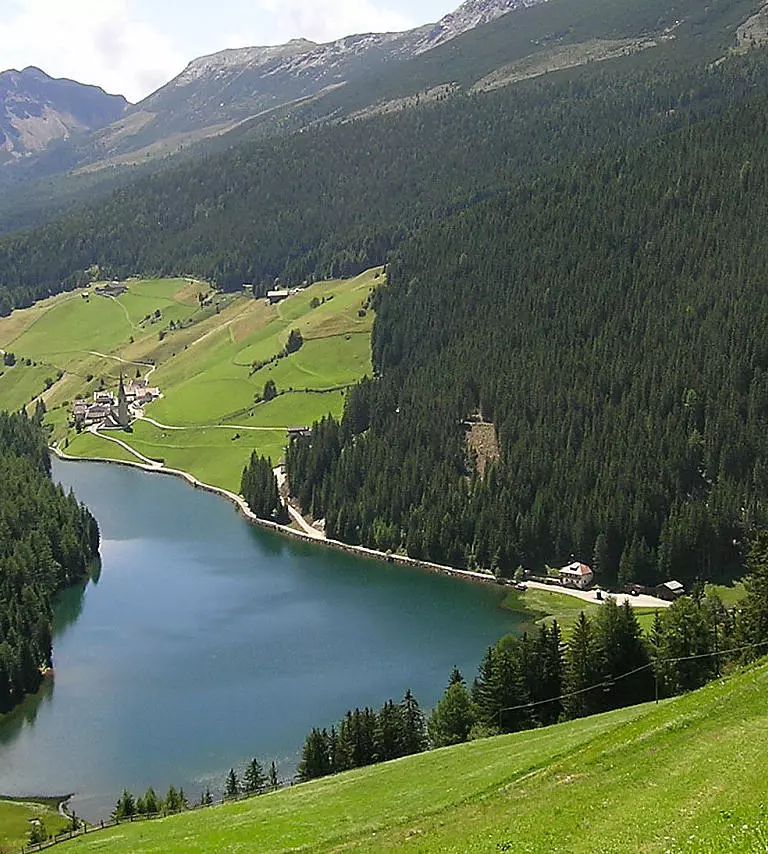 Durnholzer See lake: A gem of nature
