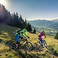 Fast trails for mountain bikes, free ride into the valley - IDM Südtirol/Kristen-J. Sörries