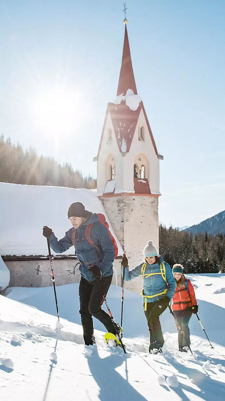 Snowshoe hiking in South Tyrol: mild winters