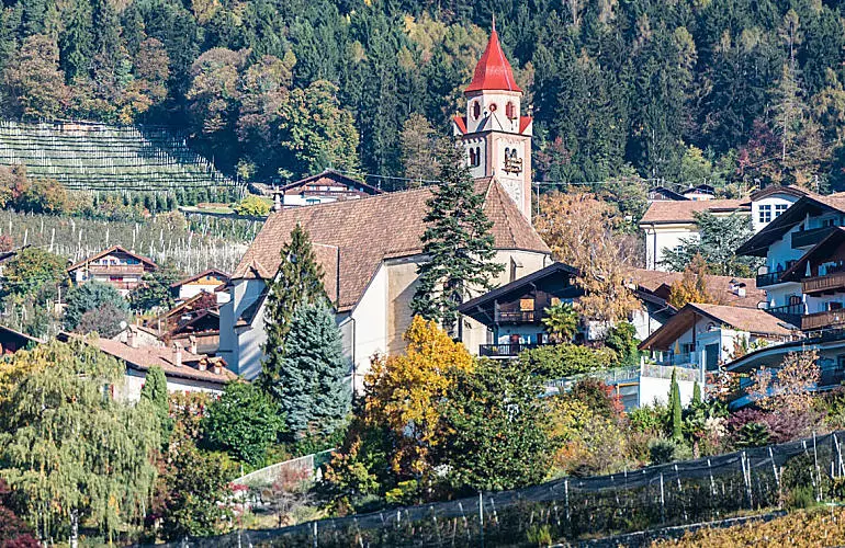 Farm Holidays in Dorf Tirol