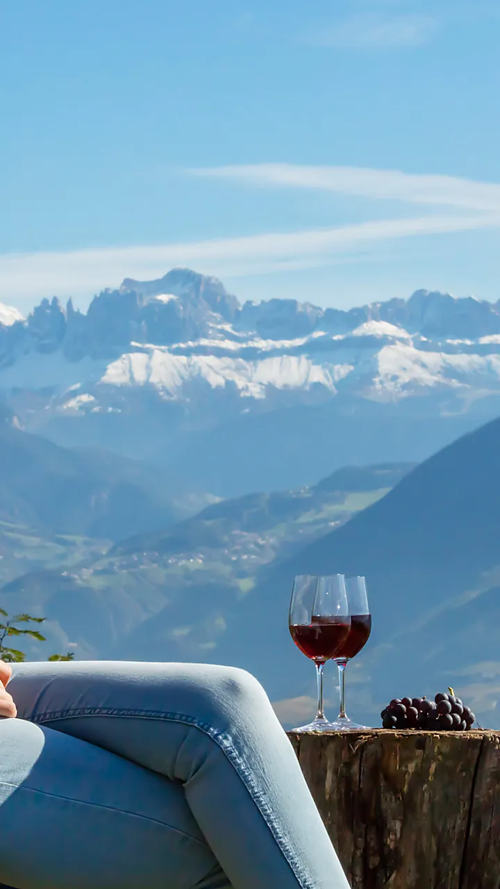 Urlaub auf dem Bauernhof in Südtirol: Roter Hahn präsentiert über 1600 Urlaubshöfe - Angebote mit Ferienwohnungen oder Zimmer für Deinen Urlaub in Südtirol.