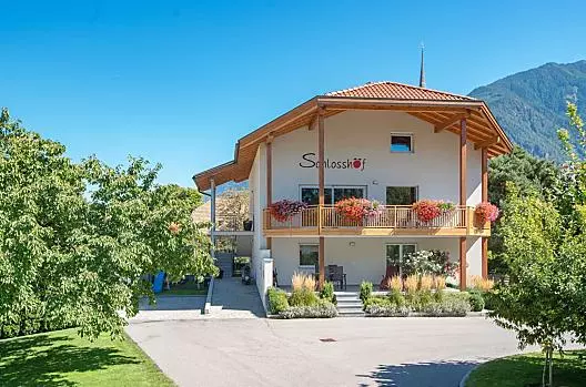 Schlosshof - list Photo