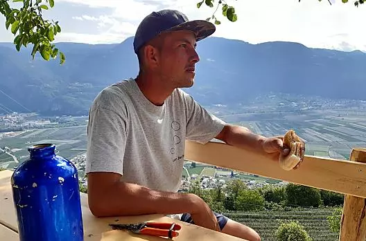 Jungbauer Andreas bei der Marende im Weingut