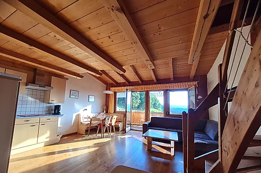 Sonne und frische Bergluft im Wohnzimmer