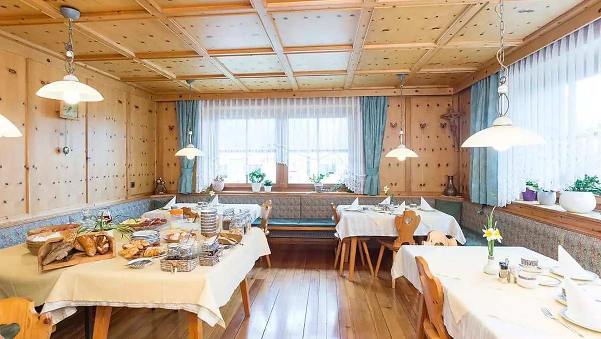 The traditional parlour invites you to linger.