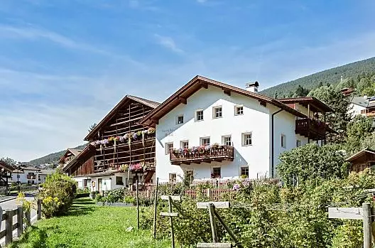 Der 400 Jahre alte Bauernhof „Luech da Uridl“wurde behutsam und stilvoll mit viel Liebe renoviert. 