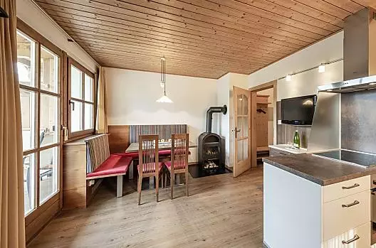 Wohnzimmer mit Kamin der Wohnung Royal Gala