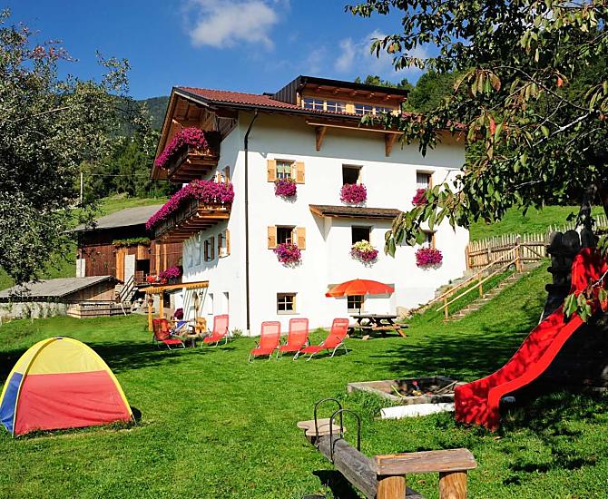 Steierhof mit Spielplatz und Liegewiese