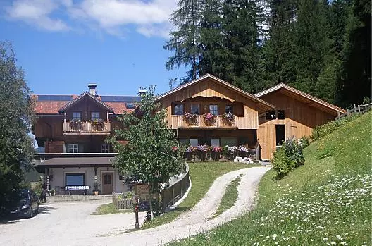 Binterhof - List Photo