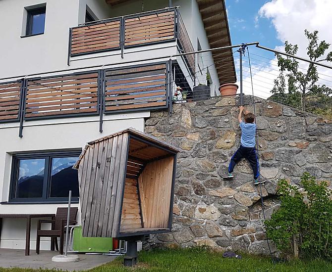 Unser Strandkorb und die Kletterwand