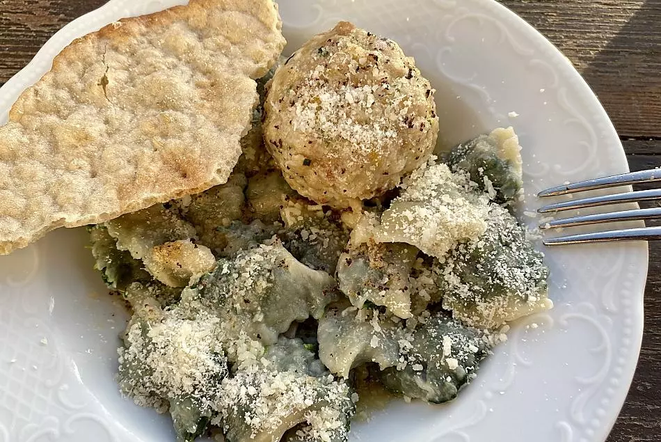 Die weltbesten Schlutzer von Mali mit Knödel muss man probiert haben.