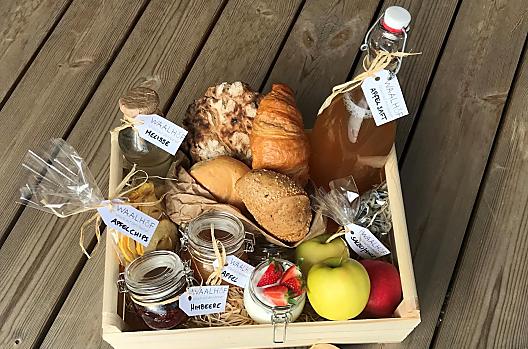 Breakfast basket