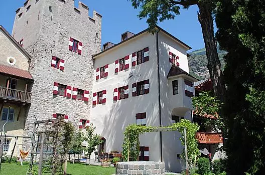 Burg Latsch - List Photo