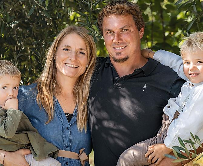 Family photo: Maria and Lukas with Julia and Johannes
