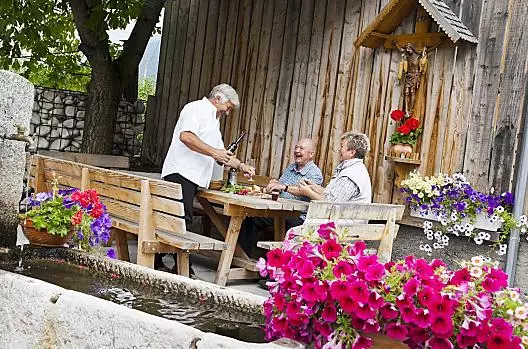 A very cosy, shady spot under the nut tree invites our guests to relax, linger awhile and have a barbecue, too.