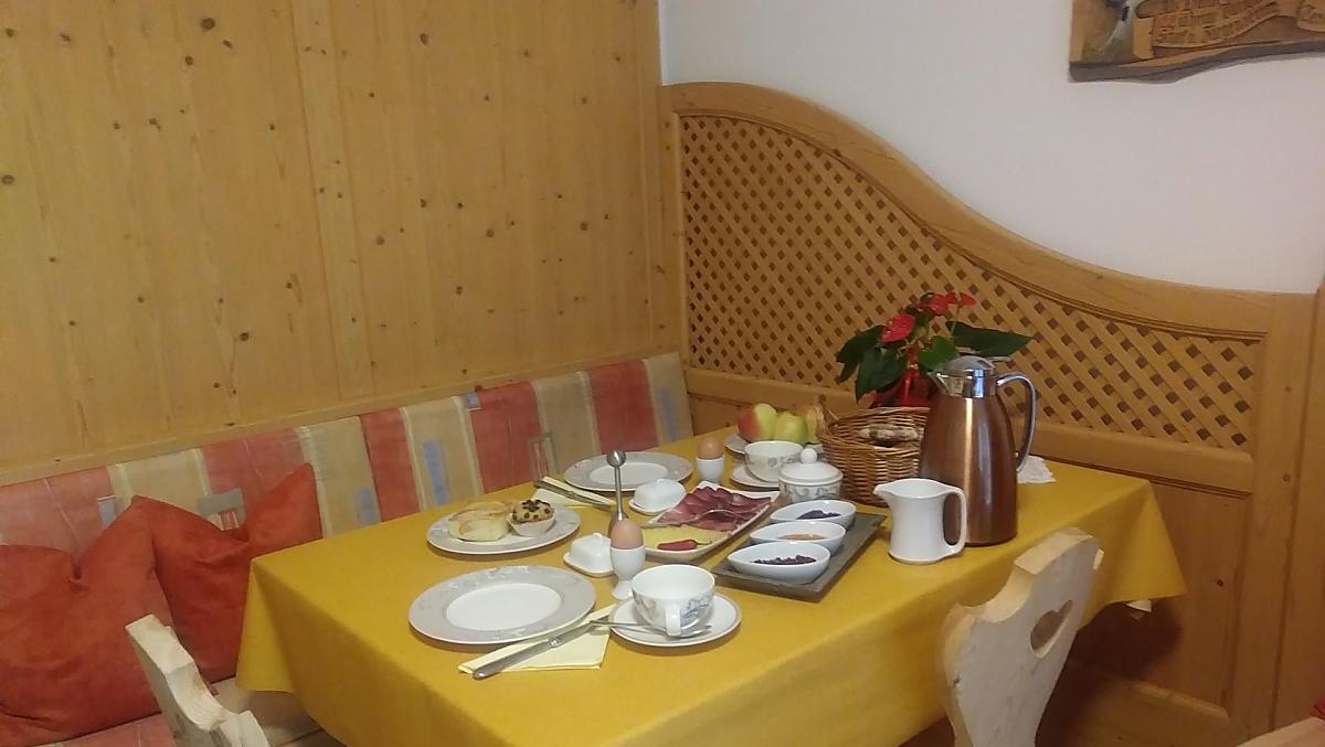  Genießen Sie ein Frühstück in unserer Bauernstube mit gesunden Produkten vom Bauernhof