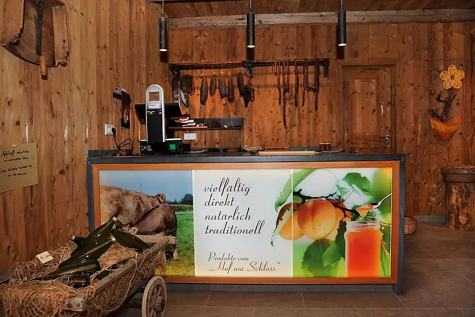Hof am Schloss - Farm treats Photo