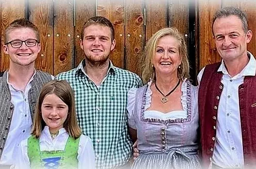 Max, Angelika, Daniel, Elias and Sarah (from right to left) look forward to meeting you