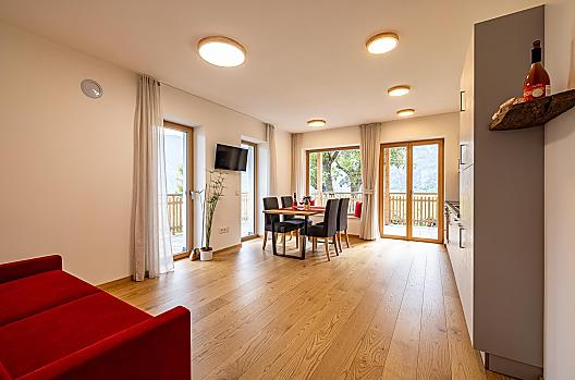 Living room with views of the south and vineyards - Maruna