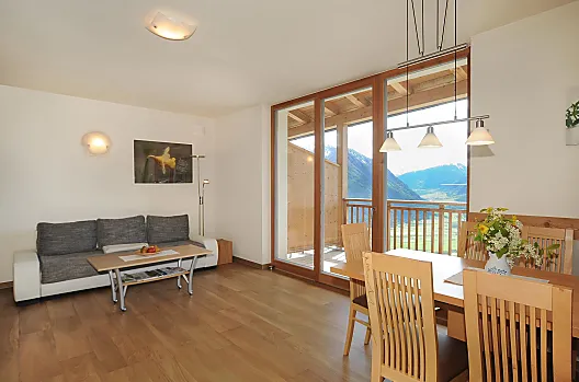 Unsere Ferienwohnung Malettes mit herrlichem Blick in den Obervinschgau.