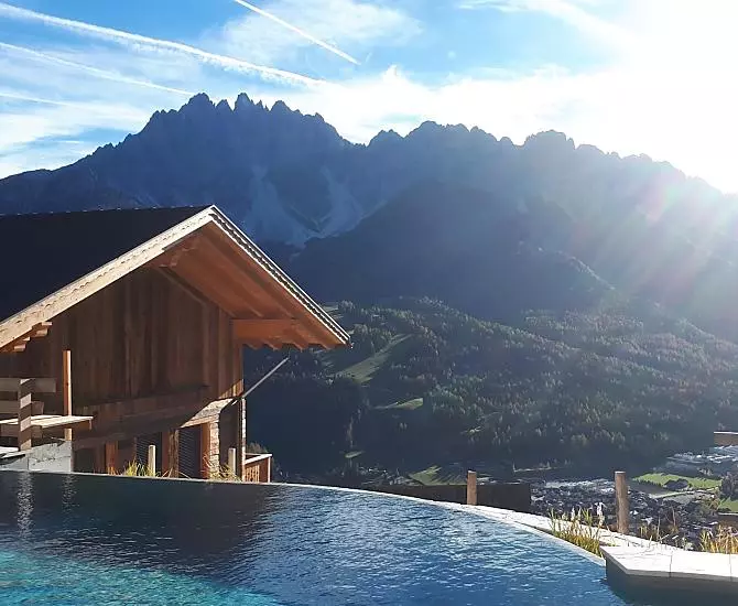 Aussenansicht mit Pool