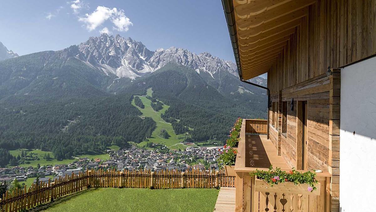 Outdoor area with panoramic views of the Haunold