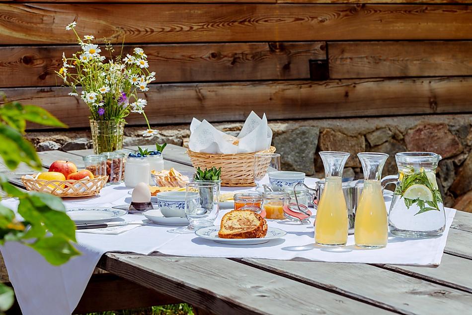 Breakfast in the garden area