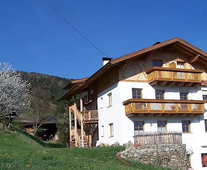 Unser Haus mit den Ferienwohnungen im Dachgeschoss.