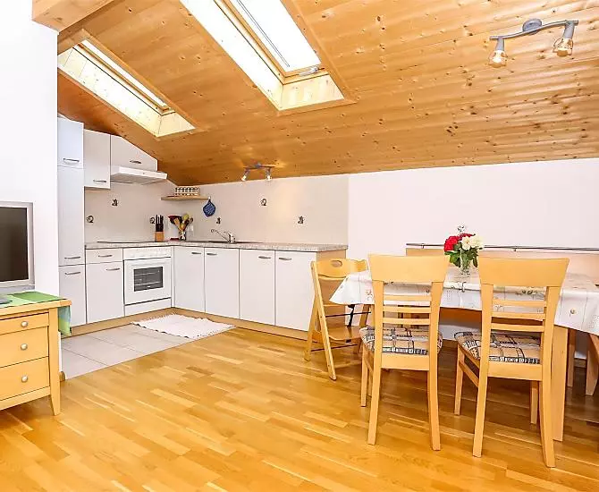 Wohnküche der Ferienwohnung Kassian