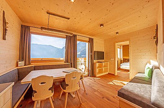 Die Wohnung Heustadl überzeugt durch ihre Holzbauweise und die liebevolle Einrichtung.
