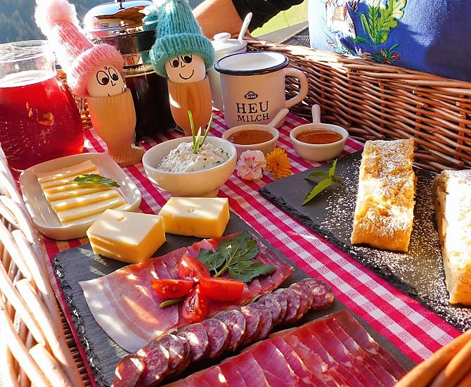 The breakfast basket for a good start to your day.