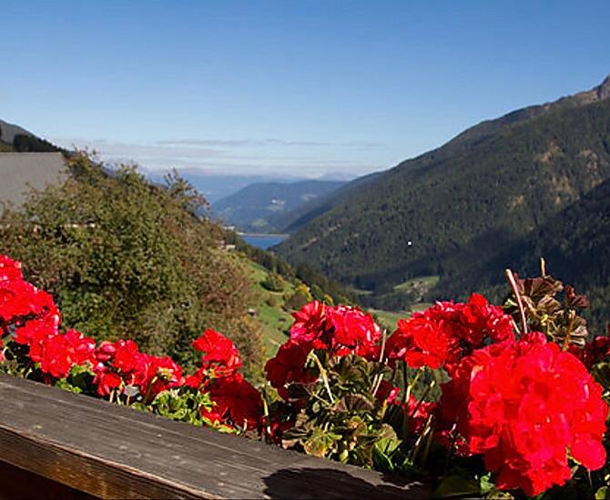 Herrliche Balkonaussicht mit Seeblick