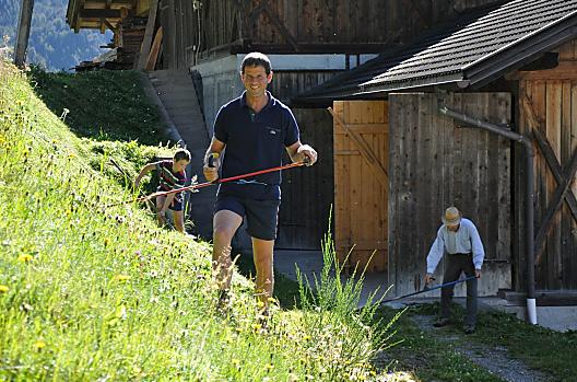Mowing with the scythe