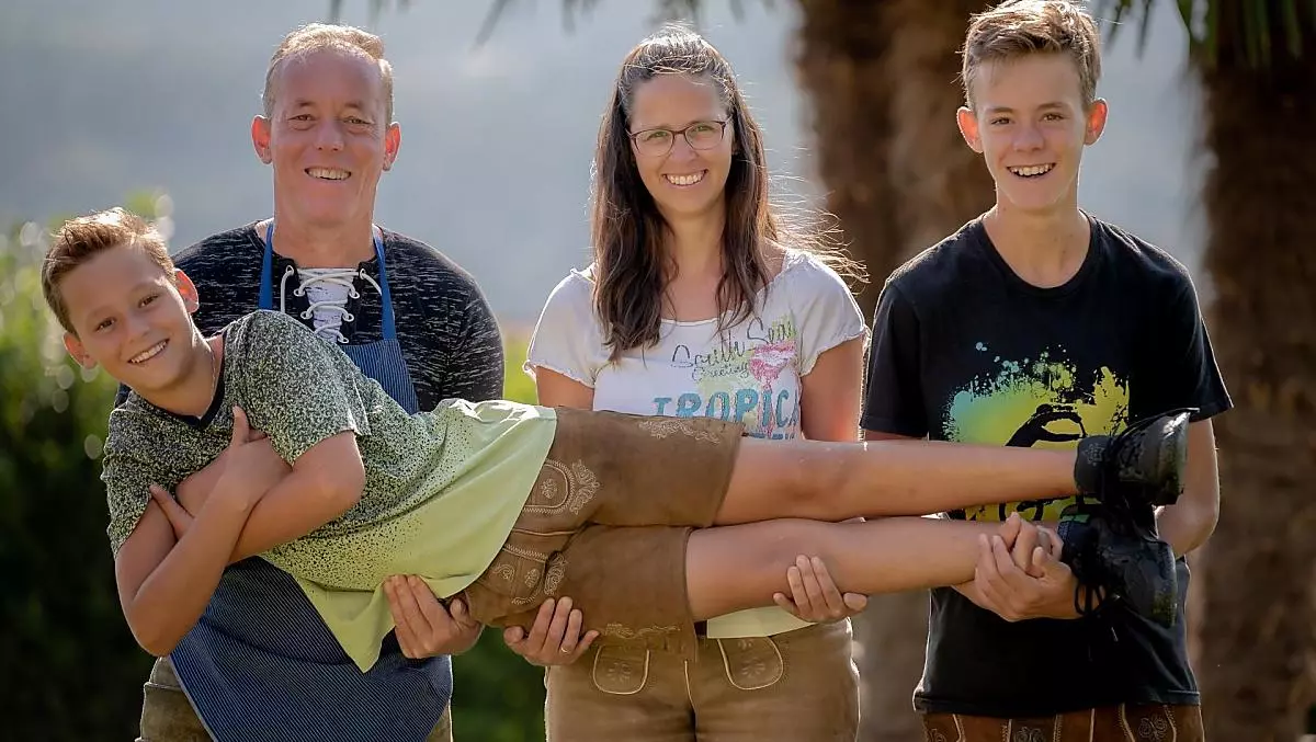 Ihre Gastgeberfamilie Margit, Hannes, Tim und Simon heißen Sie herzlich willkommen.