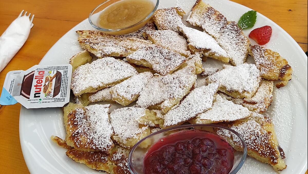 Kaiserschmarren ind den Hütten beim wandern...
